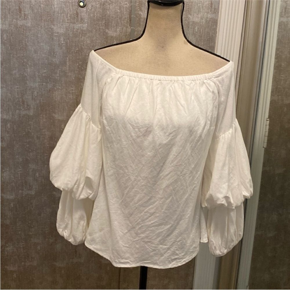 Petersyn Off-Shoulder White Blouse, L